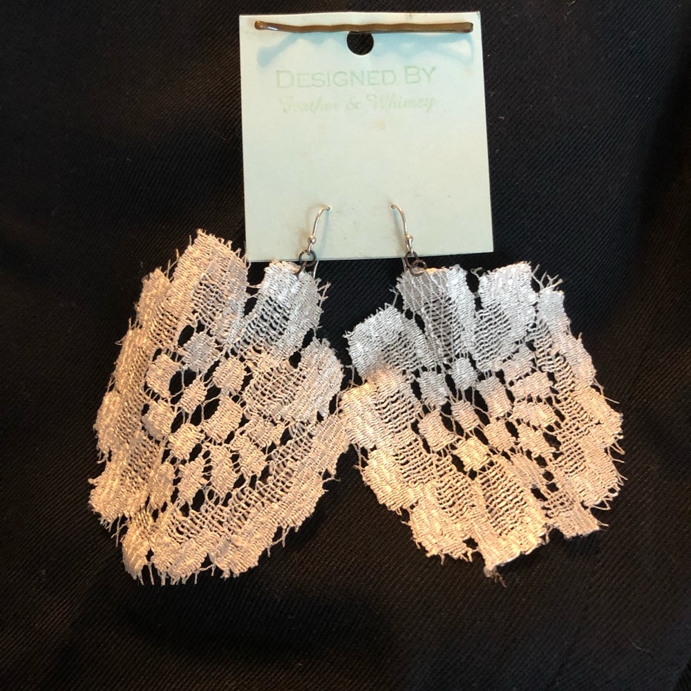 Cream Lace earrings
